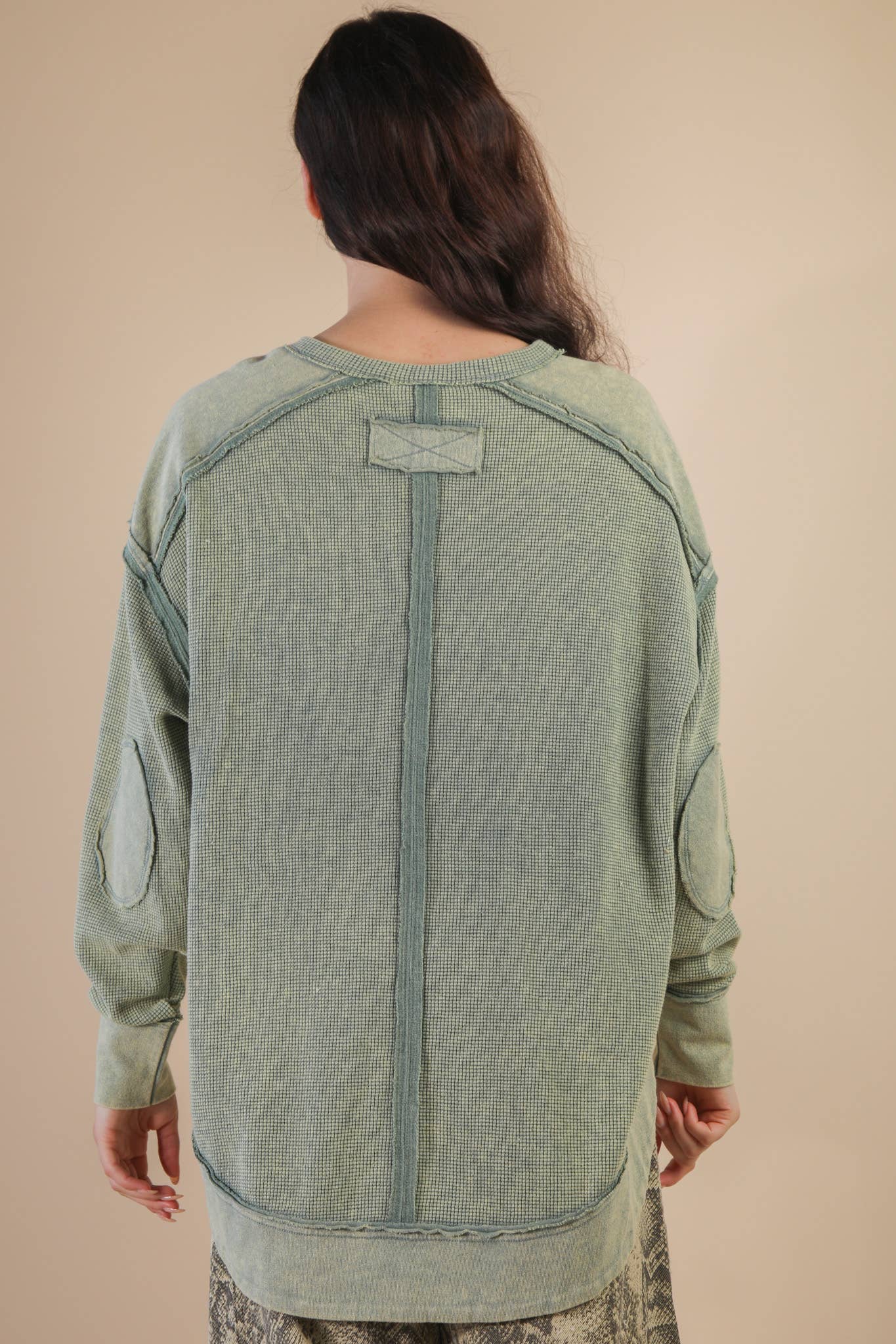 PLUS SIZE Mineral Washed Contrast Knit Top