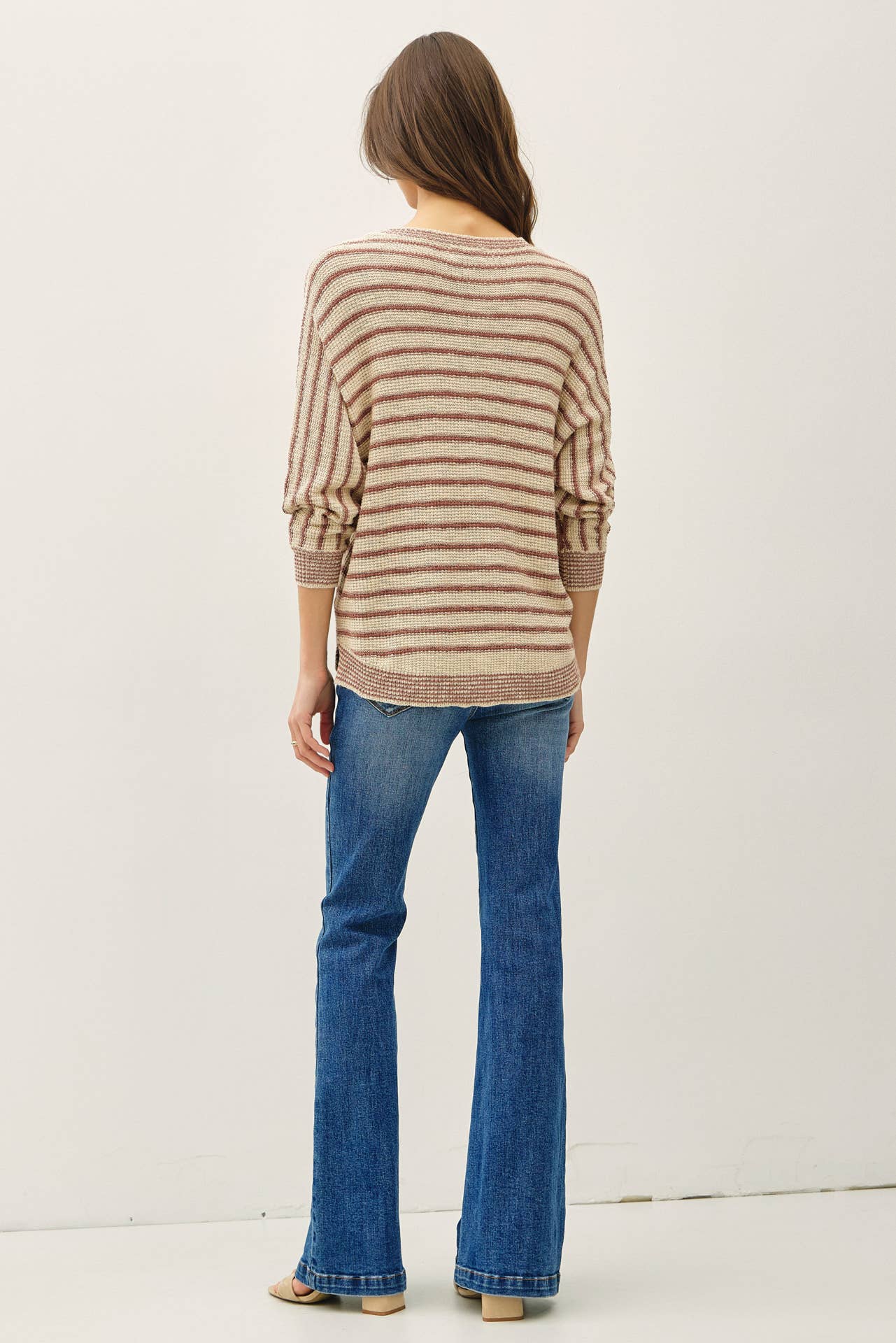 WAFFLE KNIT DOLMAN SLEEVE SWEATER: MARSALA